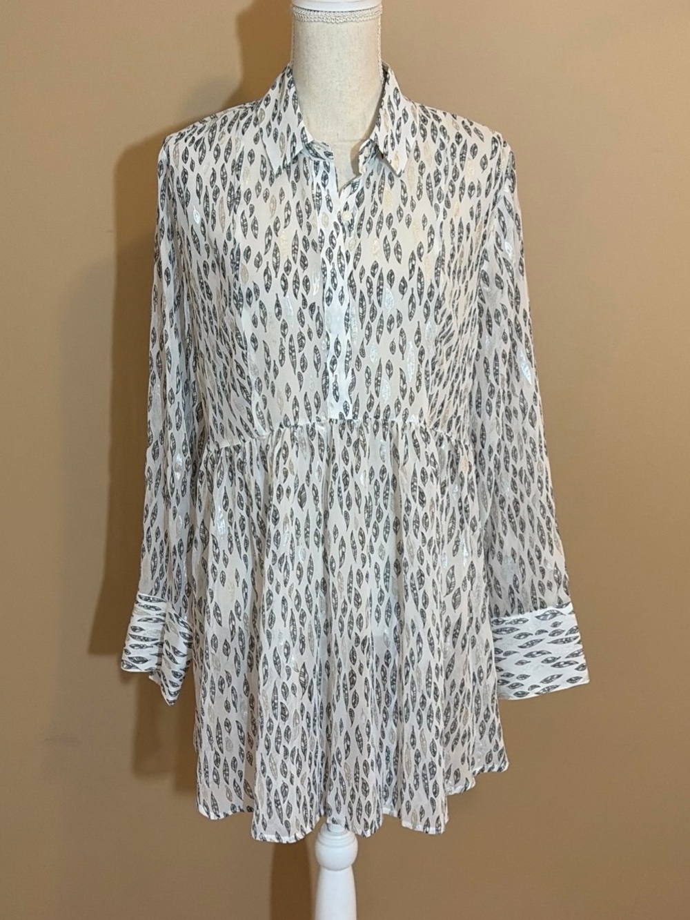 Lane Bryant White Black Silver Metallic Feather Print Sheer Blouse Size 14/16